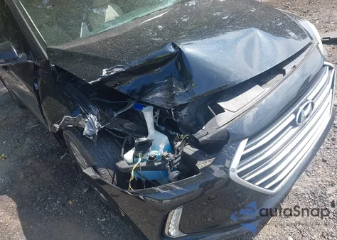 2017 Hyundai Elantra Value Edition z USA, uszkodzony, nr VIN 5NPD84LF3HH157361